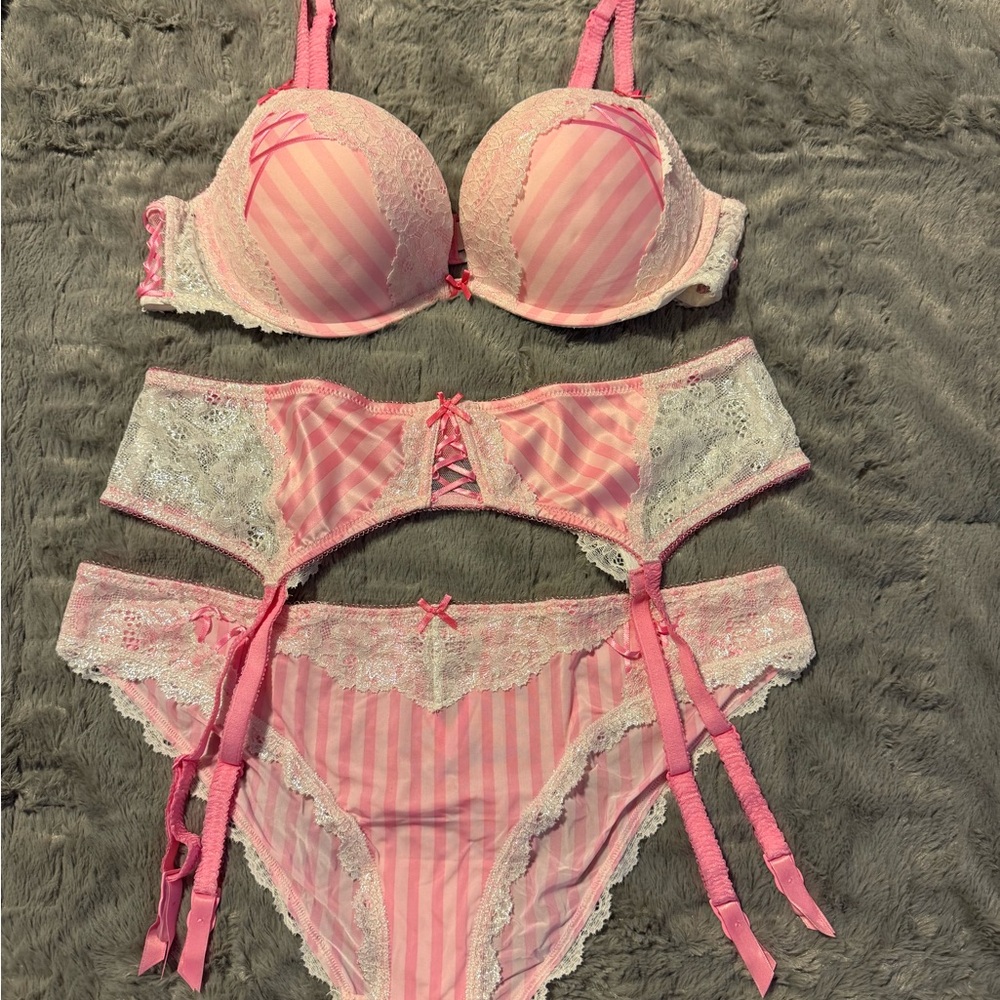 Pink Padded Bra with Textured Stripes